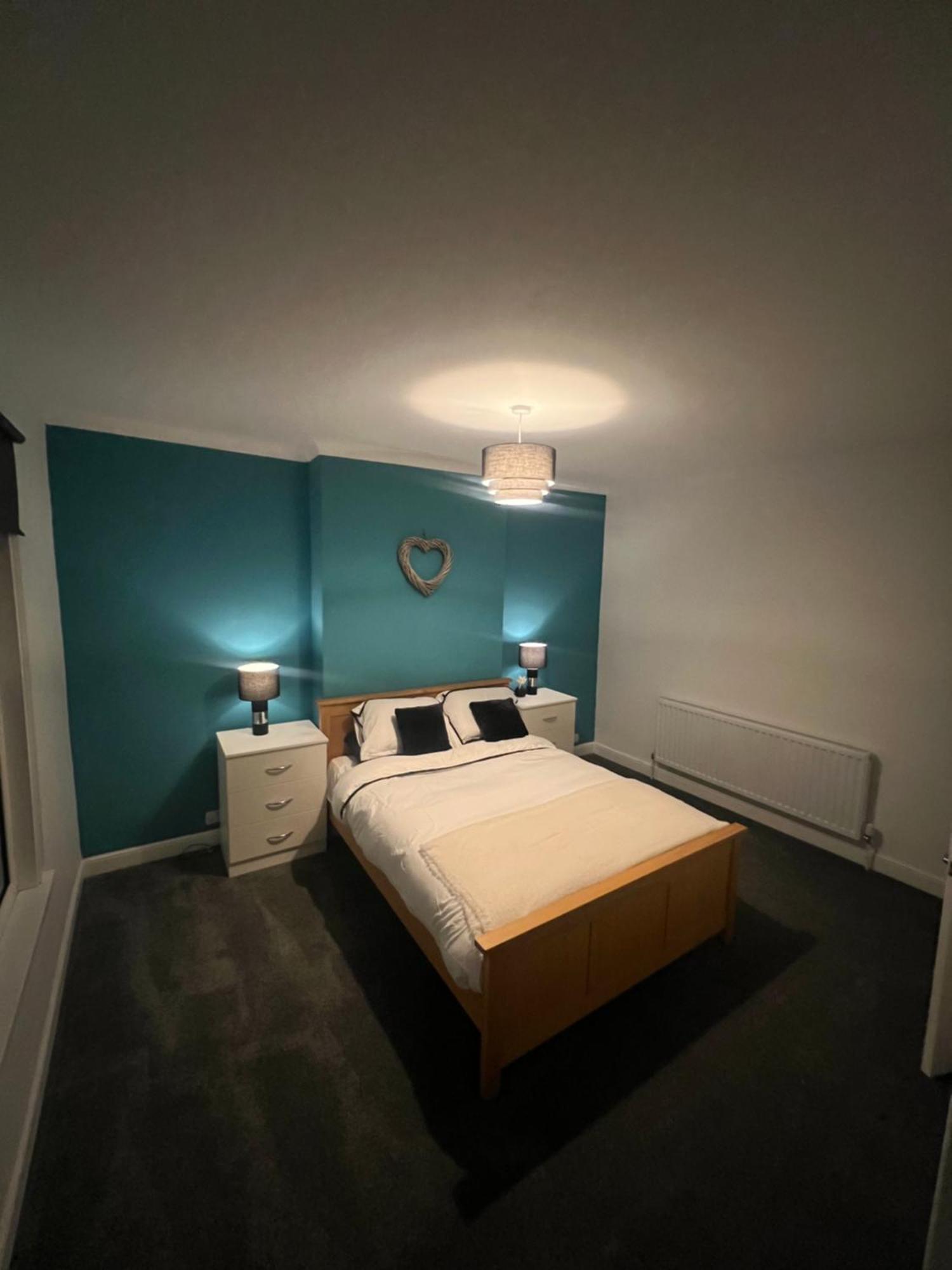 Cosy Home Perfect For Families And Contractors With Free Parking Дарлингтон Экстерьер фото